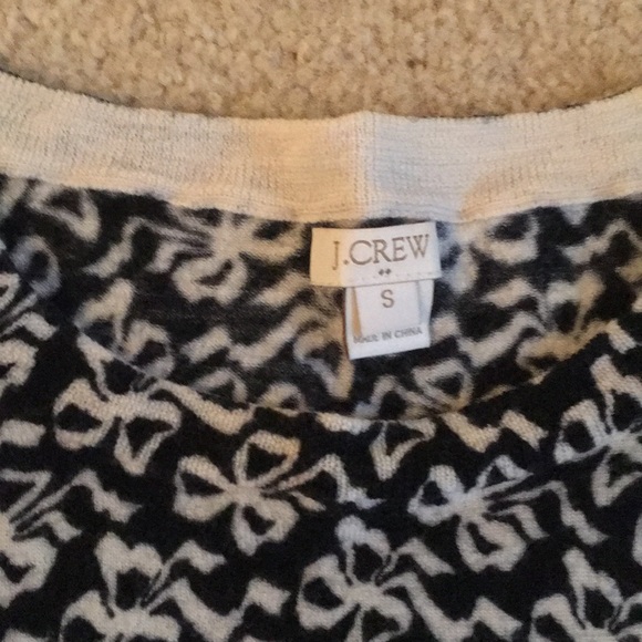 J.crew patterned bow top - perfect for layering. - Picture 2 of 3